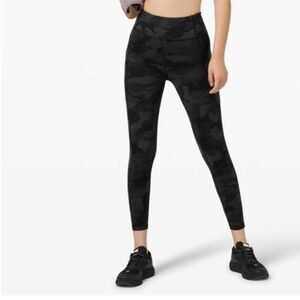 Lululemon Women’s Size 6 High Rise Invigorate Leggings Deep Coal‎ Camouflage